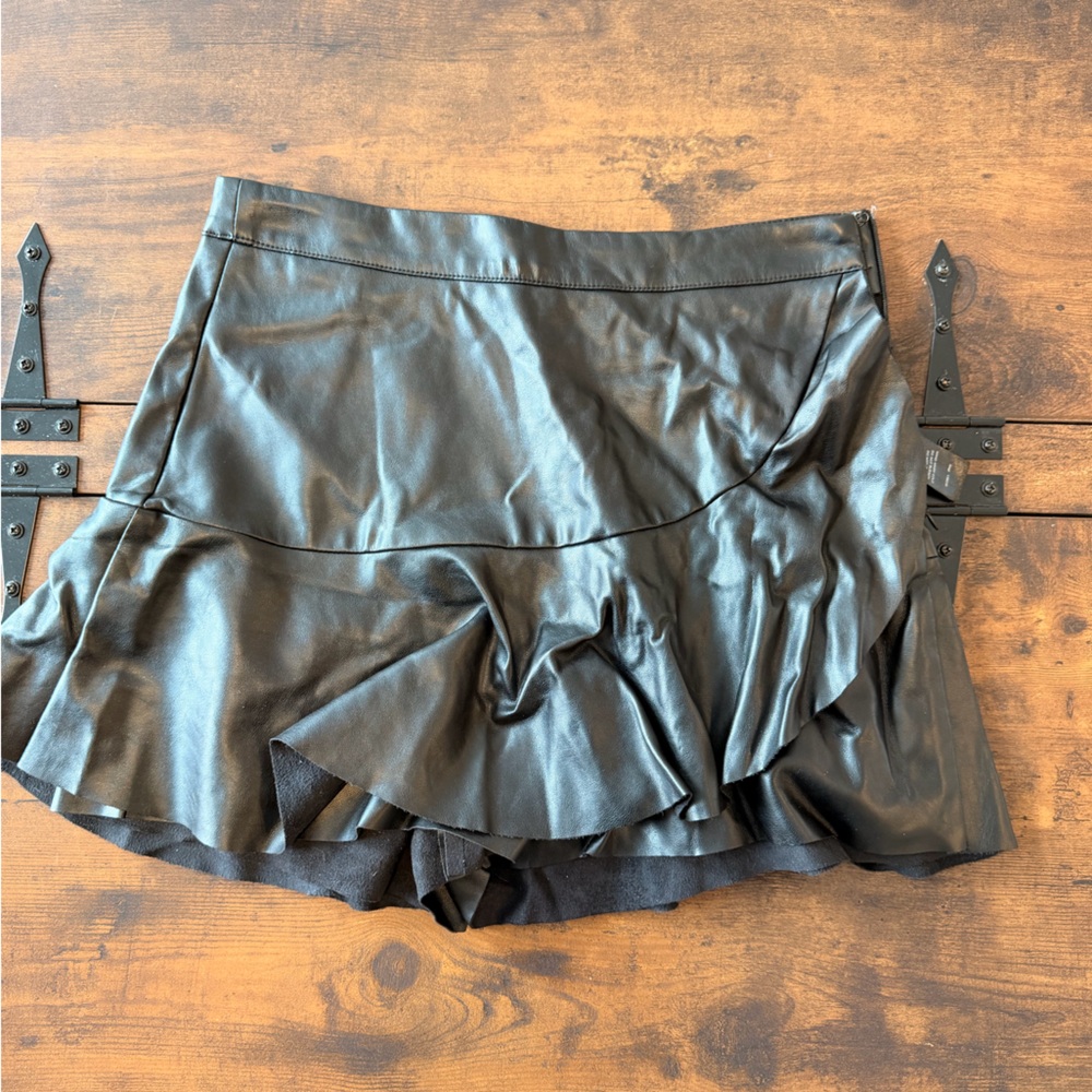 DO+BE Glossy Black Ruffle Mini Skirt